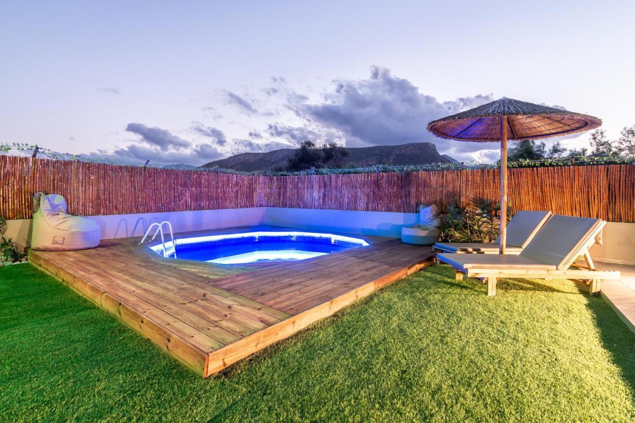Cozy House With Pool Near Beach Gazi Екстер'єр фото